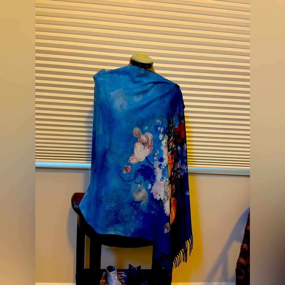 Beautiful Poncho topper.
